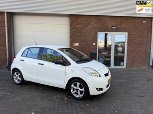 Toyota Yaris 1.3 VVTi ComfortAIRCONIEUWE APK6 BAK