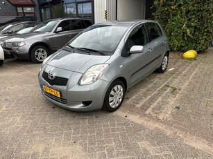 Toyota Yaris 1.3 VVTi Sol MMT