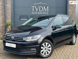 Volkswagen Touran 1.5 TSI Comfortline Business 7p Apple