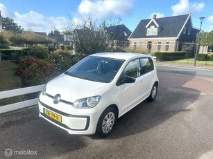 Volkswagen Up! 1.0 BMT LUXE UITVOERING MET AIRCO BLUETOOTH