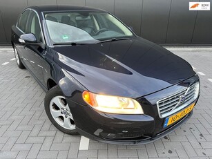 Volvo S80 2.5 T Kinetic / Navi / Leder / PDC / AUT