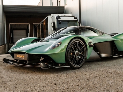 Aston Martin Valkyrie - Iridescent Emerald Green