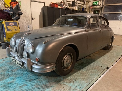 Jaguar MK2 1966 RHD to restore!