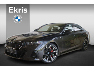 BMW i5 Sedan M60 xDrive M Sportpakket Pro | Innovation Pack | Travel Pack | Comfort Pack | Driving Assistant Professional