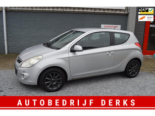 Hyundai I20 1.4i DynamicVersion Airco PDC Stuurbekrachtiging Jaar Garantie