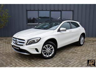 Mercedes-Benz GLA-klasse 180 Ambition Automaat / Panorama / Camera / Grote Navi / Trekhaak / 6 mnd garantie geen afleverkosten