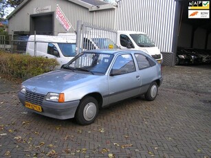 Opel Kadett 1.6i LS automaat