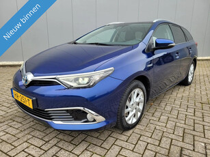 Toyota Auris Touring Sports 1.8 hybride panodak en navi