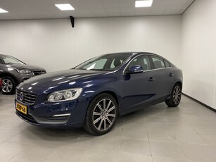 Volvo S60 1.6 D2 Momentum / Navi / Cruise.c / (bj 2014)