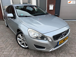 Volvo S60 2.0T Intro Edition / Navi / PDC / Cruise / NAP / AUT