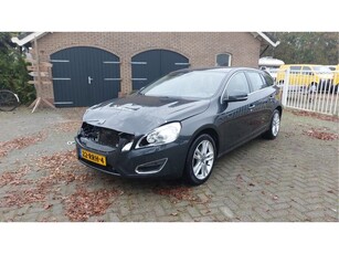 Volvo V60 1.6 T3 Summum ECC/NAVI BJ 2011 (bj 2011)