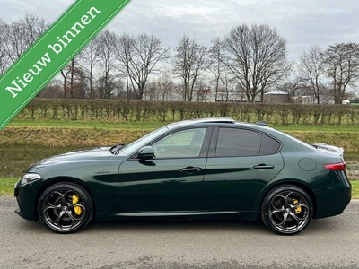 Alfa Romeo Giulia 2.0t Q4 Veloce, Verde Visconti, pano, vol!