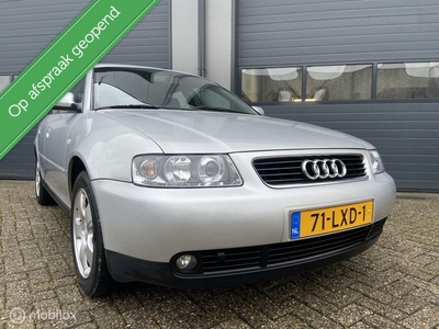 Audi A3 1.6 Attraction Uitvoering - Clima / 5Drs NL AUTO