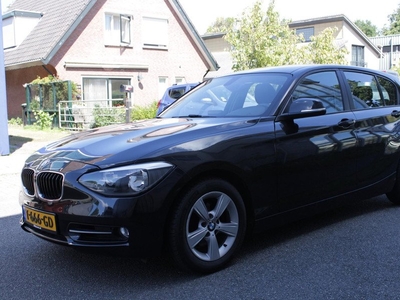 BMW 1-serie 118i / Airco / Cruise control / Elec ramen / Stoelverwarming / parkeersensoren