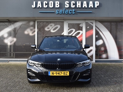 BMW 3 Serie 318i M-Sport Business / Pano-Schuifdak / 19