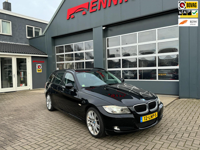 BMW 3-serie Touring 318i Business Line Sport / Automaat / Navi / Xenon / Trekhaak .