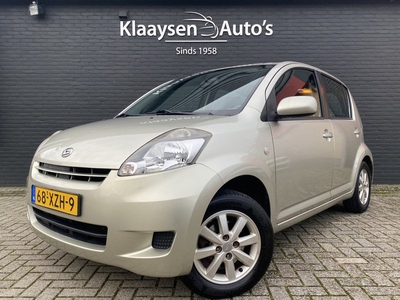 Daihatsu Sirion 2 1.3-16V Supreme AUT. | dealer onderhouden | airco | trekhaak | stootlijsten | hoge zit | lichtmetaal