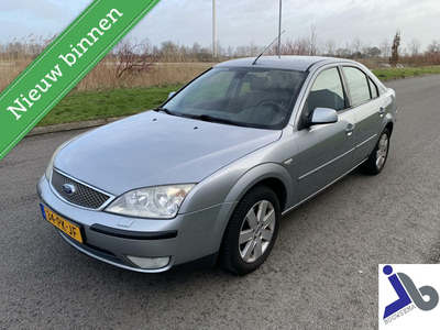 Ford Mondeo 1.8 Clima, Cruise control, Trekhaak, Lichtmetaal