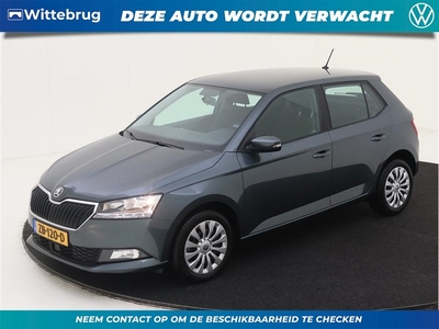 Škoda Fabia 1.0 Ambition Metallic / Airco/ Parkeersensoren Achter/ APP