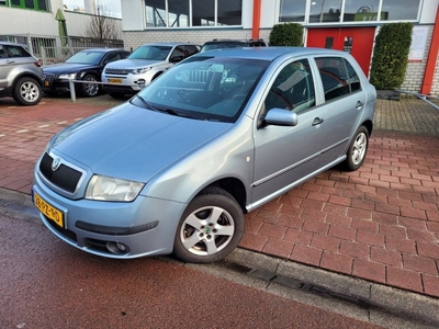 Škoda Fabia 1.4-16V Elegance