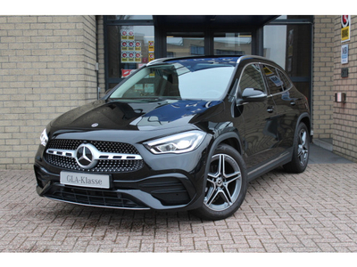 Mercedes-Benz GLA 180 AMG STYLING-PANORAMA-WIDESCREEN-SFEERVERLICHTING-COMPLEET