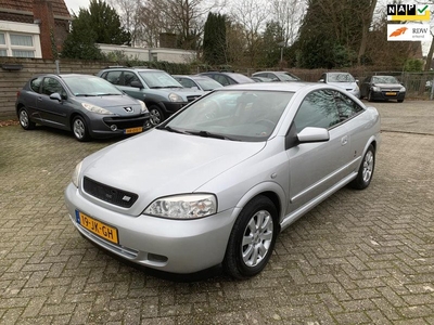 Opel Astra Coupé 2.2-16V // lichte schade // APK 15-7-2024