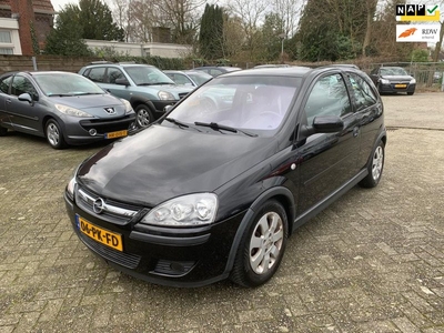 Opel Corsa 1.8-16V Sport // Nieuwe APK // Airco // 1.8-16V