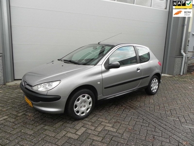 Peugeot 206 1.1 Pop' Art Apk 6-2-2025 Stuurbekrachtiging