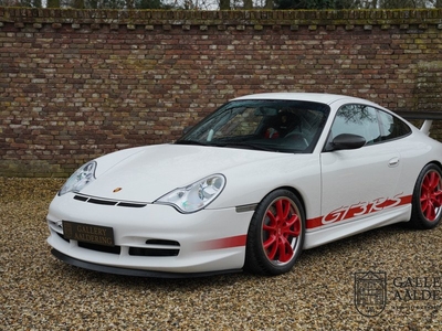 Porsche 911 GT3 RS Only 39,000 km - Top original example, Full service history - Extensively documented with invoices and the original booklets, German delivery