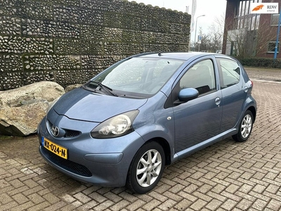 Toyota Aygo 1.0-12V +