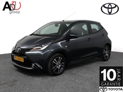 Toyota Aygo 1.0 VVT-i x-play | Airco | Lichtmetalen velgen | Achteruitrijcamera | Centrale vergrendeling |