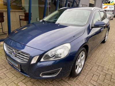 Volvo V60 2.0 T5 240PK Summum **ACTIEPRIJS**