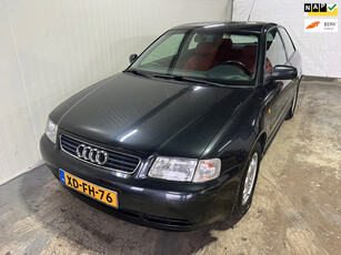 Audi A3 1.6 Attraction AUTOMAAT