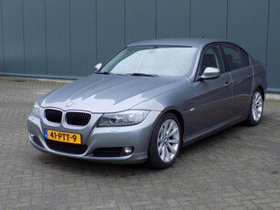 BMW 3-serie 320i Luxury Line 6-Bak Navi Lmv