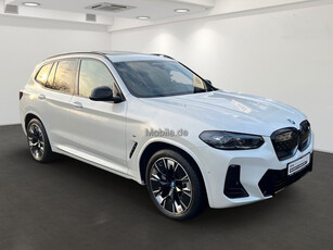 BMW iX3 M-SPORT (80 kWh) ** LASER, LEDER, PANORAMA, TREKH, H&K Sound, MEM, 20-inch LMV ** € 23.900,= onder NP - BMW GAR t/m 04-2029 ** ** INFORMEER OOK NAAR ONZE AANTREKKELIJKE FINANCIAL-LEASE TARIEVEN **