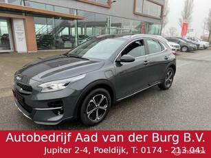 Kia XCeed 1.6 GDi PHEV DynamiclinePlus Automaat 60 km, volledig elektrisch , hierna Hybride aandrijving , Panorama dak , Stoel & Stuur verwarming , Keyless hoge instap , Navigatie , Bleutooth