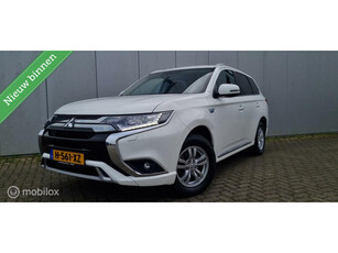 Mitsubishi Outlander 2.4 PHEV Pure 4x4 / CAMERA / 1EIG