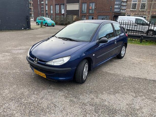 Peugeot 206 1.1 XR! 122 DKM NAP! Nw koppeling! Nw APK!