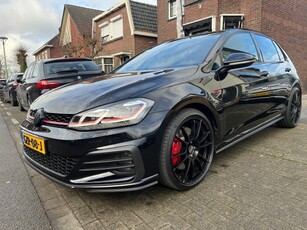 Volkswagen Golf 2.0 TSI GTI PERF.