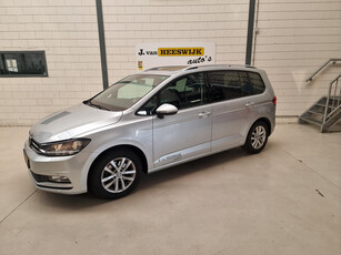 Volkswagen Touran 1.4 TSI Connected Series Pdc | Lmv | Panoramadak | Trekhaak | Keyless