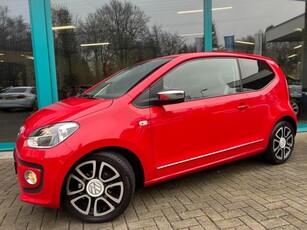 Volkswagen Up 1.0 HIGH ! Airco, Navi, 16Inch, Bluetooth