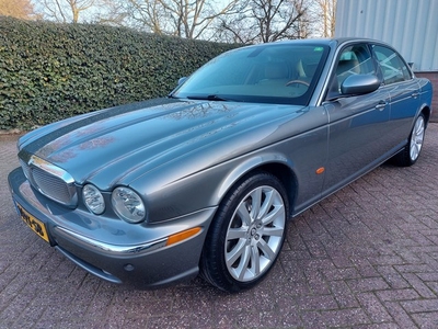 Jaguar XJ 2.7D V6