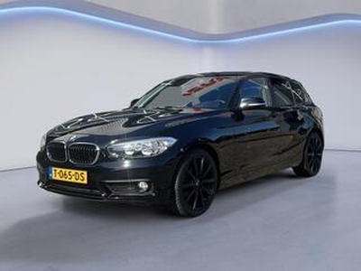 BMW 1-SERIE 136PK, Airconditioning, Apple Carplay, Cruise Control, Stoelverwarming, 18'' Lichtmetalen velgen, Bluetooth, Isofix, Multifunctioneelstuurwiel, (MET GARANTIE*)