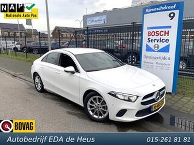 Mercedes-Benz A-KLASSE A200 7G-DCT aut. Launch Edition NL-auto met o.a. camera, navi, dig.dashboard, half-leer, pdc, nieuwe APK, etc.