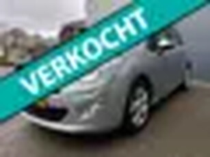 Citroen C3 1.2 PureTech/Automaat/Navi/panoramische dak/PDC/Trekhaak/Bluetooth/Cruise-c/Climate-c/AUX