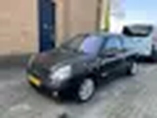 Renault Clio 1.6-16V Privilège