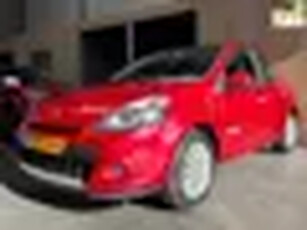 Renault Clio 1.6 Dynamique Automaat AircoNaviTrekhaakAPKNAP