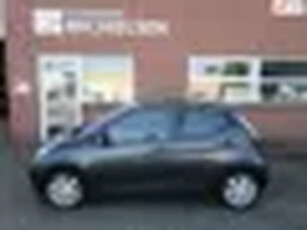 Toyota Aygo 1.0 VVT-i x-play. Camera / airco