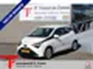 Toyota Aygo 1.0 VVT-i x-play Navigatie/Apple carpay/Achteruitrijcamera/Airco/Bluetooth/Toerenteller/