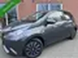 Toyota Aygo 1.0 VVT-i x-play NIEUWE APK / CAMERA / AIRCO / GROOT.SCHERM